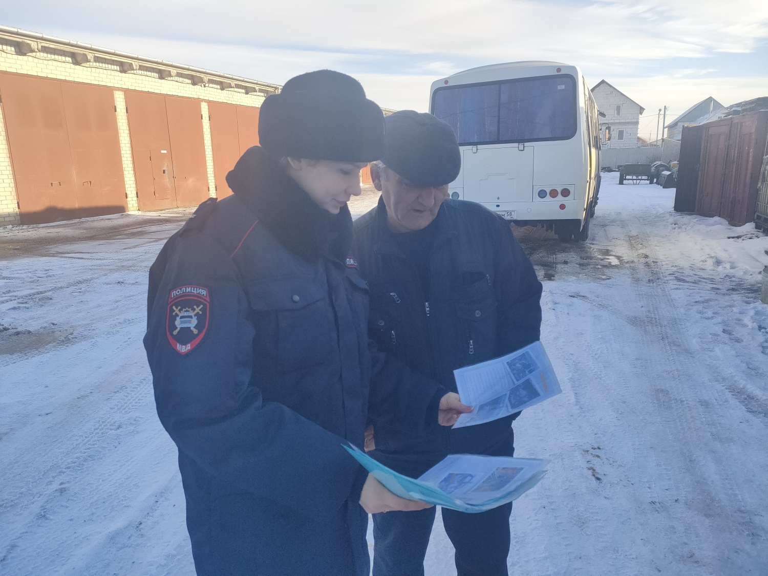 Сотрудники Госавтоинспекции Бессоновского района встретились с водительским составом пассажирских автобусов