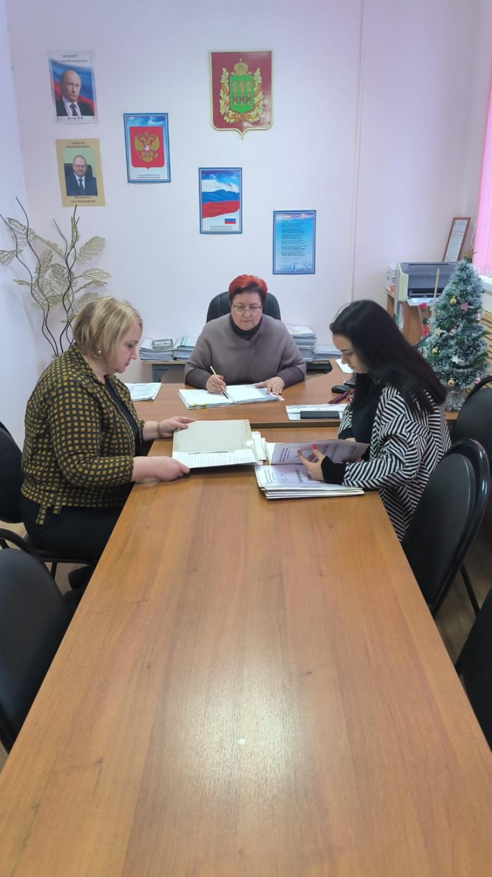 Состоялось рабочее совещание с руководителем аппарата Бессоновского района по вопросам работы с обращениями граждан.