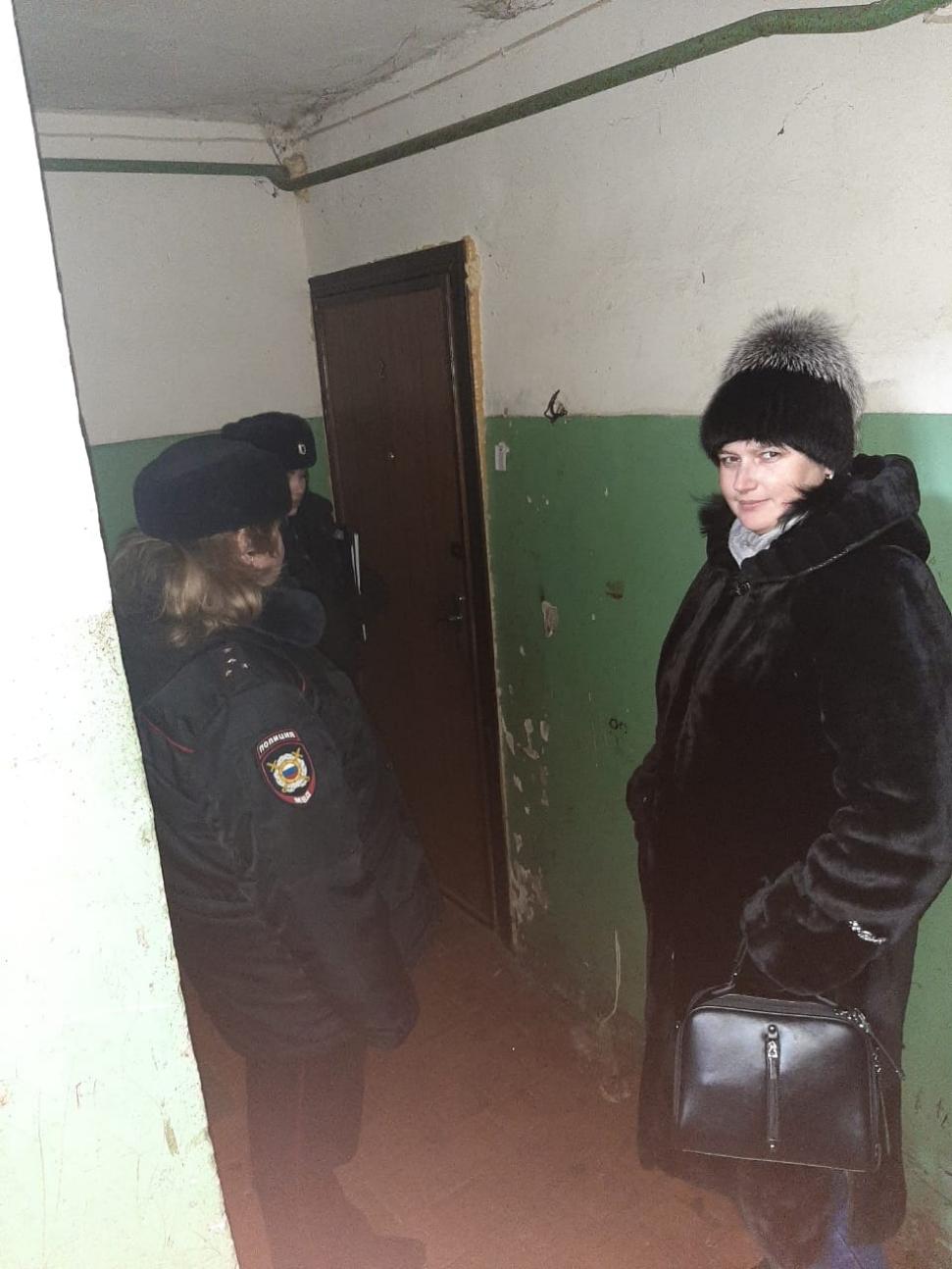 Внеплановый выезд в семьи, входящие в группу риска.