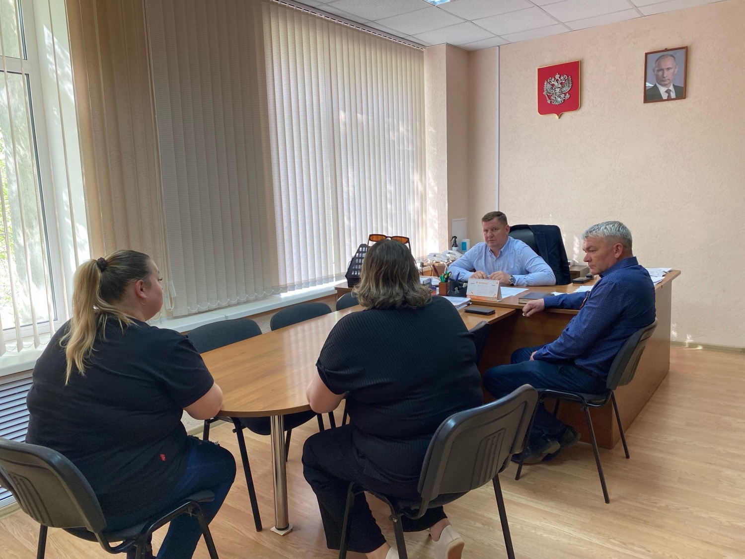 Исполняющий полномочия главы Бессоновского района Александр Карагодин провел личный приём граждан