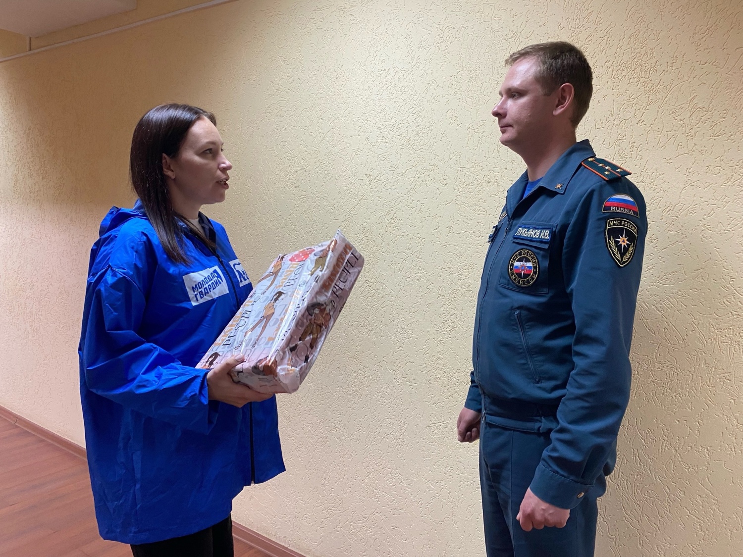 Молодогвардейцы Бессоновского района поздравили сотрудников 23-й пожарно-спасательной части 1-го пожарно-спасательного отряда ФПС ГПС Главного управления МЧС России по Пензенской области с их профессиональным праздником.