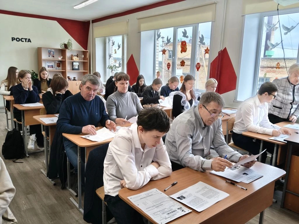 Жители Бессоновского района написали "Диктант Победы"