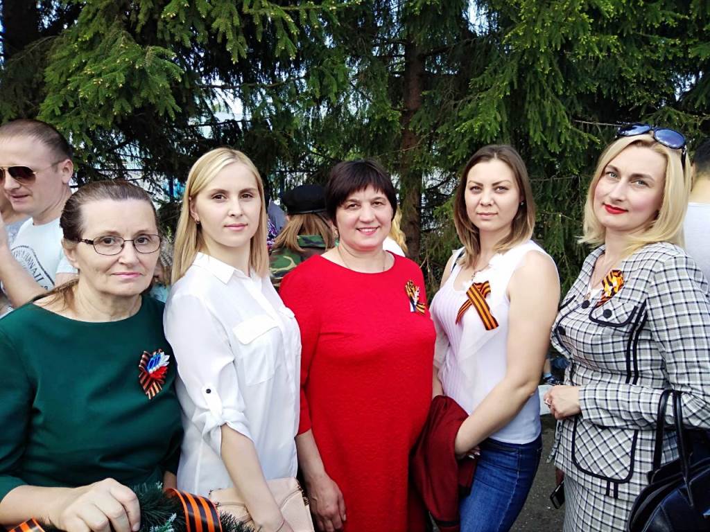 Сотрудники многофункционального центра Бессоновского района приняли участие в районном торжественном мероприятии, посвященном 74-ой годовщине Победы в Великой Отечественной войне