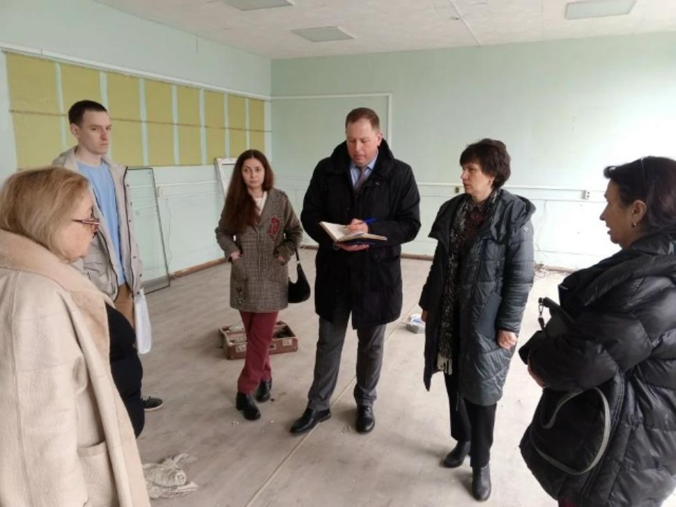 Глава Бессоновского района Наталья Шалдаева проконтролировала ход капитального ремонта МБОУ СОШ им. Героя Советского Союза А.М. Кижеватова.