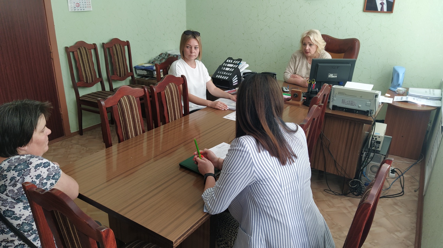 Обсудили вопросы, касающиеся защиты прав несовершеннолетних.