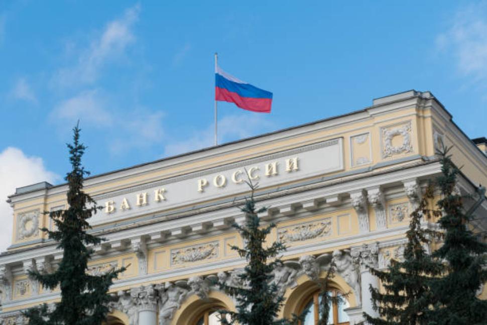     Банк России проводит опрос о безопасности финансовых услуг