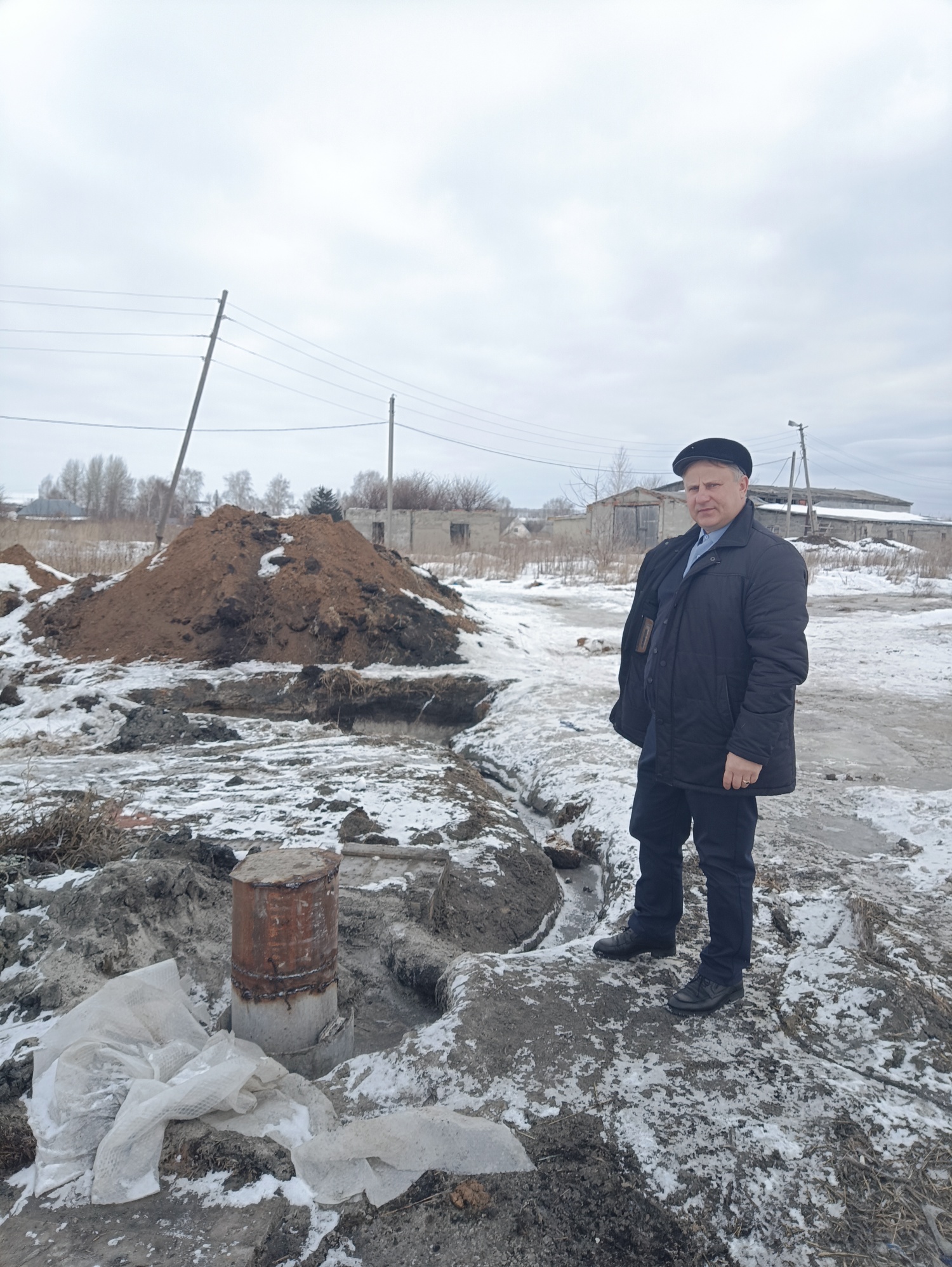 Работы по капитальному ремонту водозаборного узла с.Чертково находятся на контроле главы администрации Грабовского сельсовета Александра Барашенкова. Работы по капитальному ремонту водозаборного узла с.Чертково находятся на контроле главы администрации Грабовского сельсовета Александра Барашенкова.