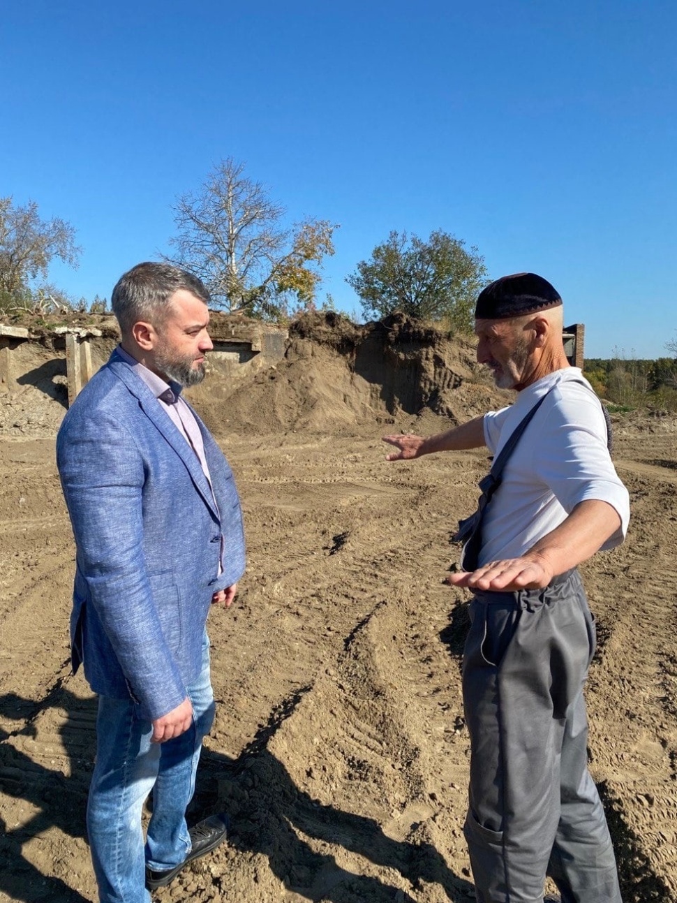 Глава Бессоновского района Александр Воронков совместно с Антоном Шароновым, депутатом Законодательного Собрания Пензенской области, проконтролировали ход работ на строительной площадке канализационных очистных сооружений в с. Бессоновка