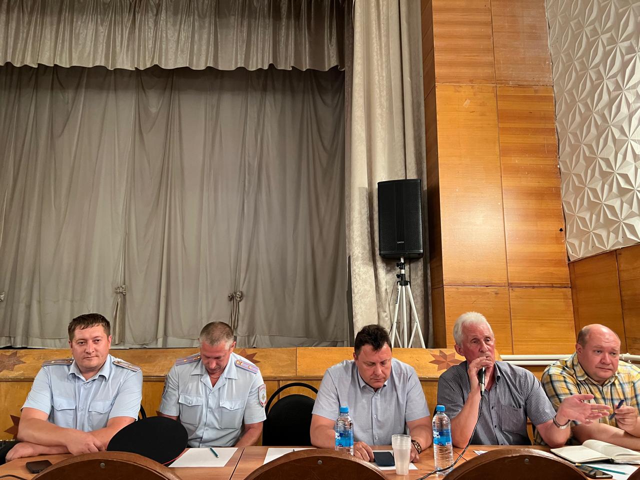 Встреча с населением в с. Кижеватово Встреча с населением в с. Кижеватово
