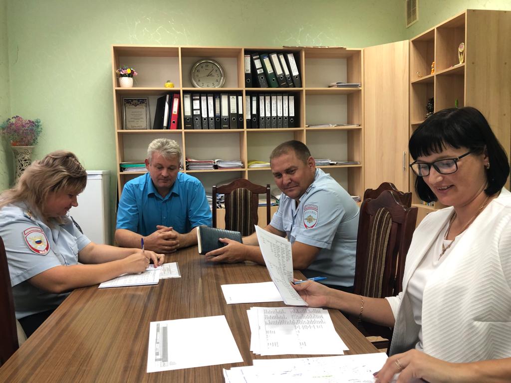 Подведены итоги занятости несовершеннолетних в летний период