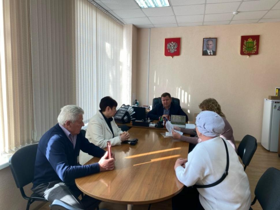 Первый заместитель главы Бессоновского района Александр Карагодин провел личный прием граждан.