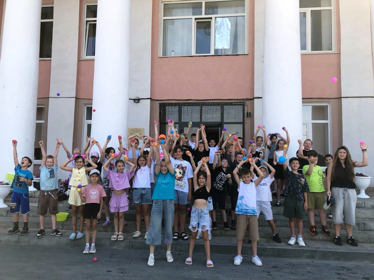 Сотрудники Бессоновского районного Дома культуры провели праздничные и просветительские мероприятия для школьников