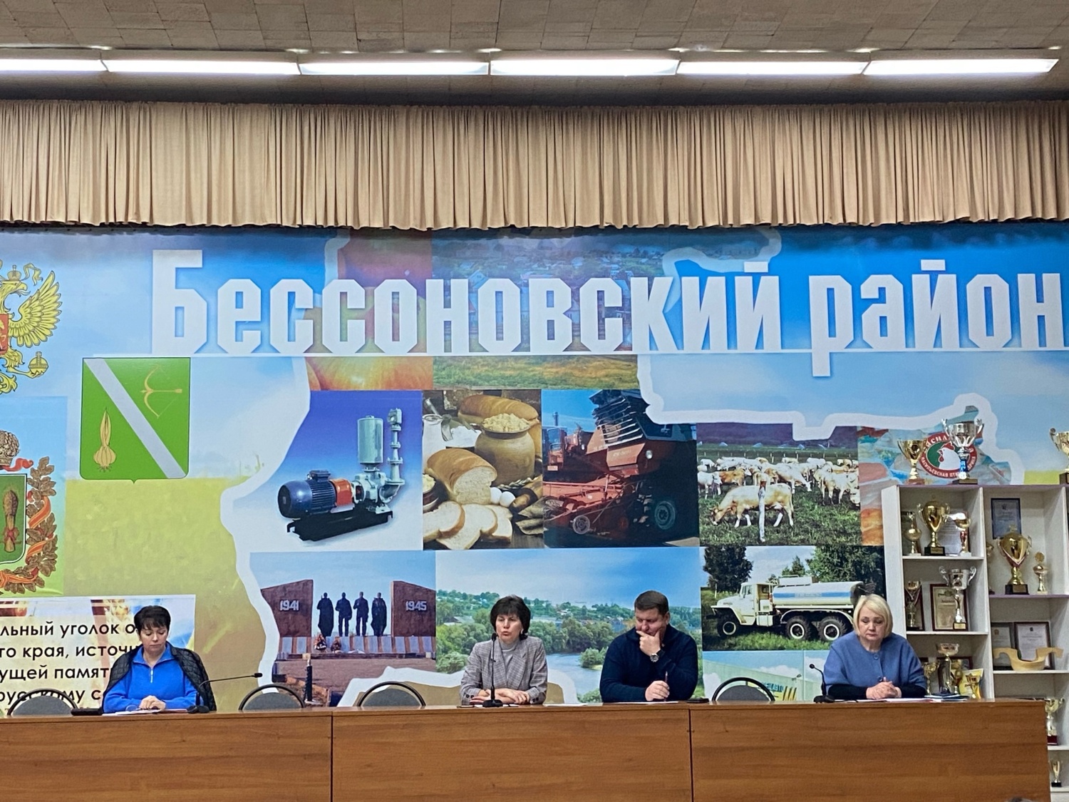 Состоялась большая планерка под руководством исполняющего полномочия главы Бессоновского района Натальи Шалдаевой