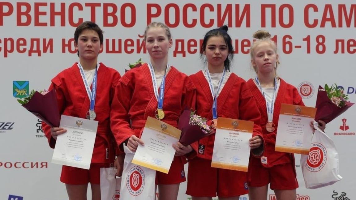 Состоялось Первенство России по самбо среди юношей и девушек 16-18 лет.