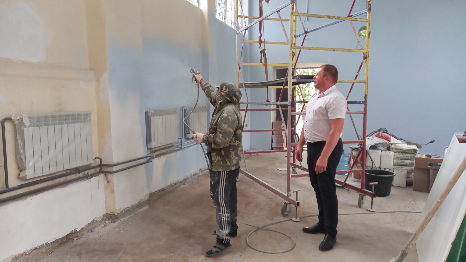 В МБОУ СОШ №2 с.Грабово им.Героя России С.В. Кустова выполняются работы по капитальному ремонту спортивного зала В МБОУ СОШ №2 с.Грабово им.Героя России С.В. Кустова выполняются работы по капитальному ремонту спортивного зала