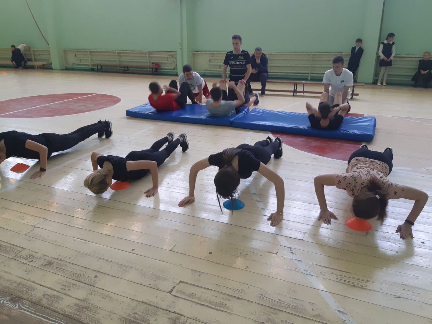 Обучающиеся МБОУ СОШ с. Чемодановкасдают нормы ВФСК ГТО