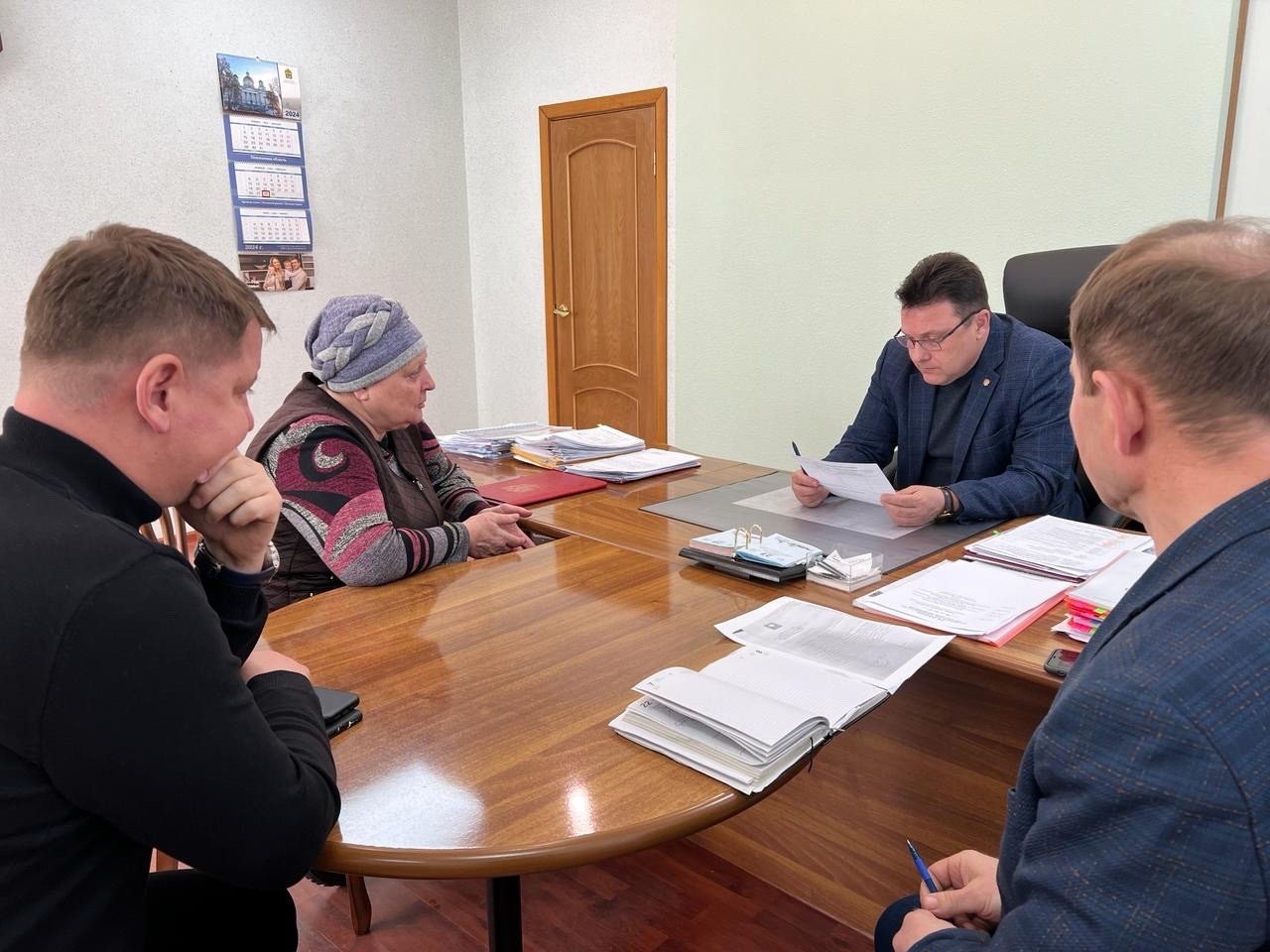 Глава Бессоновского района Александр Воронков провёл личный приём граждан Глава Бессоновского района Александр Воронков провёл личный приём граждан