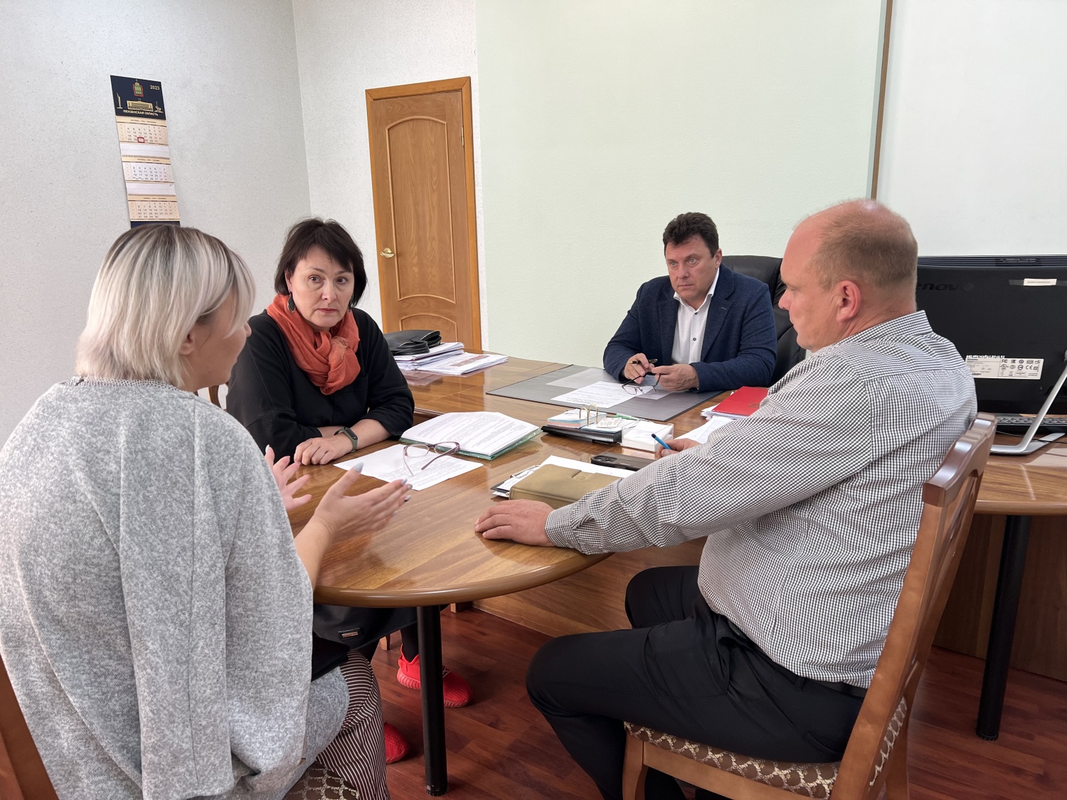 Глава Бессоновского района Александр Воронков провёл личный приём граждан Глава Бессоновского района Александр Воронков провёл личный приём граждан
