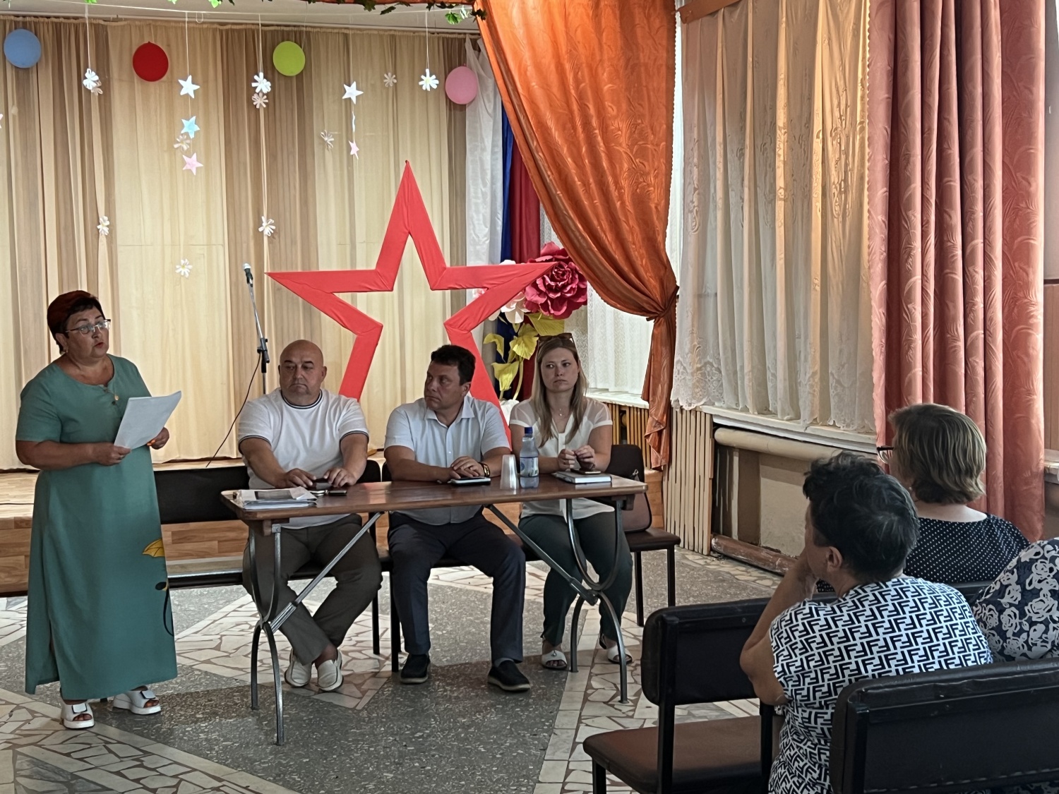 Встреча с населением в с.Полеологово Встреча с населением в с.Полеологово