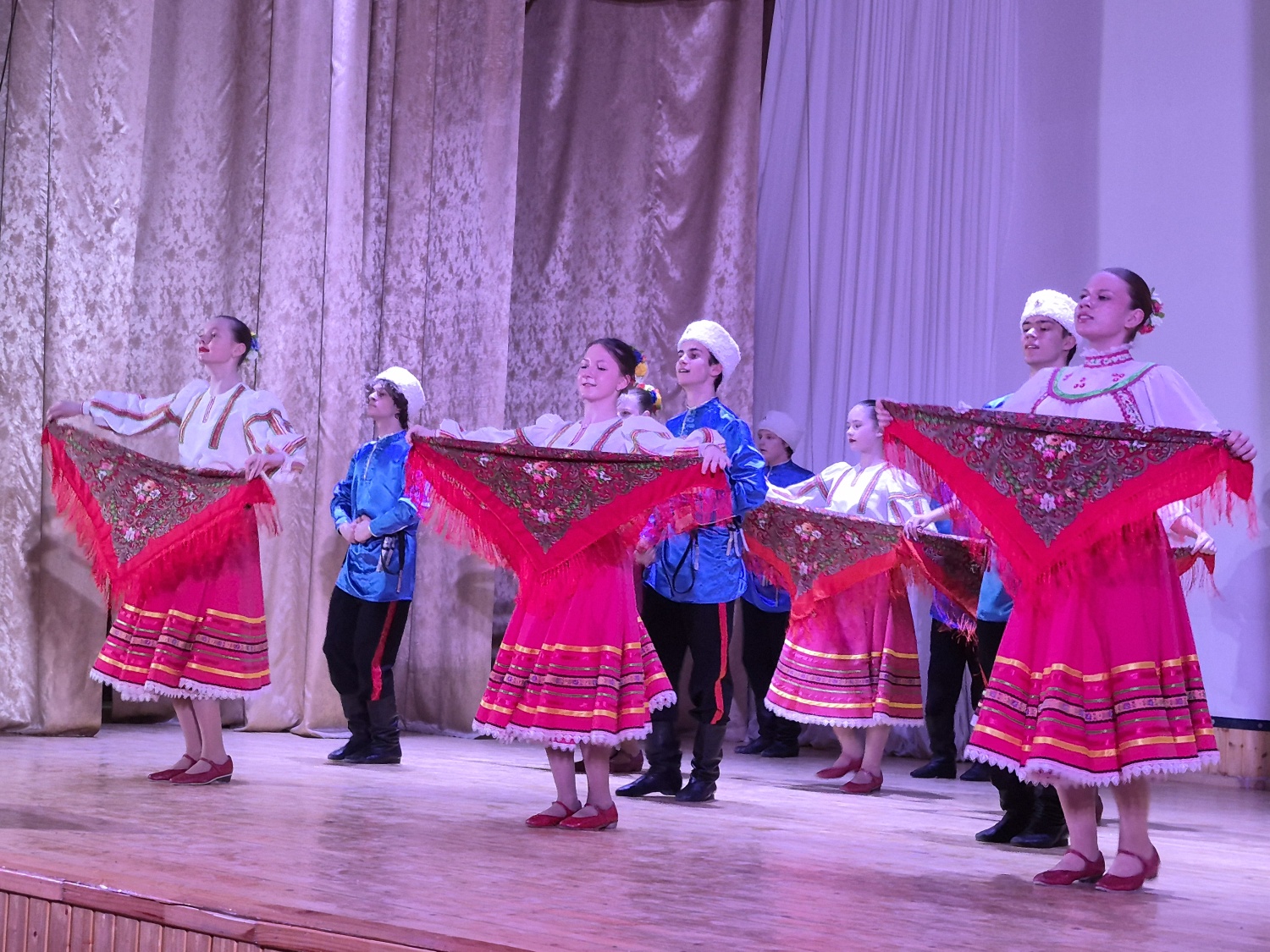 Состоялся концерт ансамбля народной песни «Славяне» и ансамбля танца «Казачата» Пензенского областного Дома народного творчества