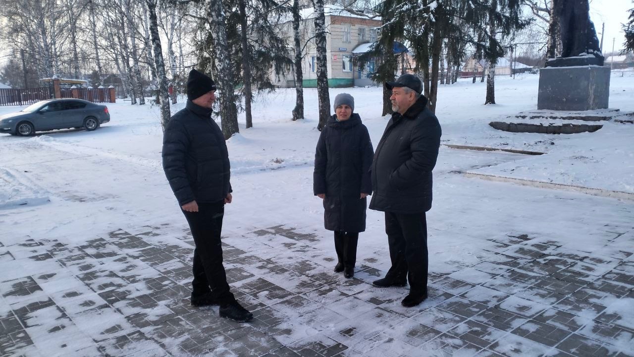 С рабочим визитом Бессоновский район посетил Василий Ложкин С рабочим визитом Бессоновский район посетил Василий Ложкин