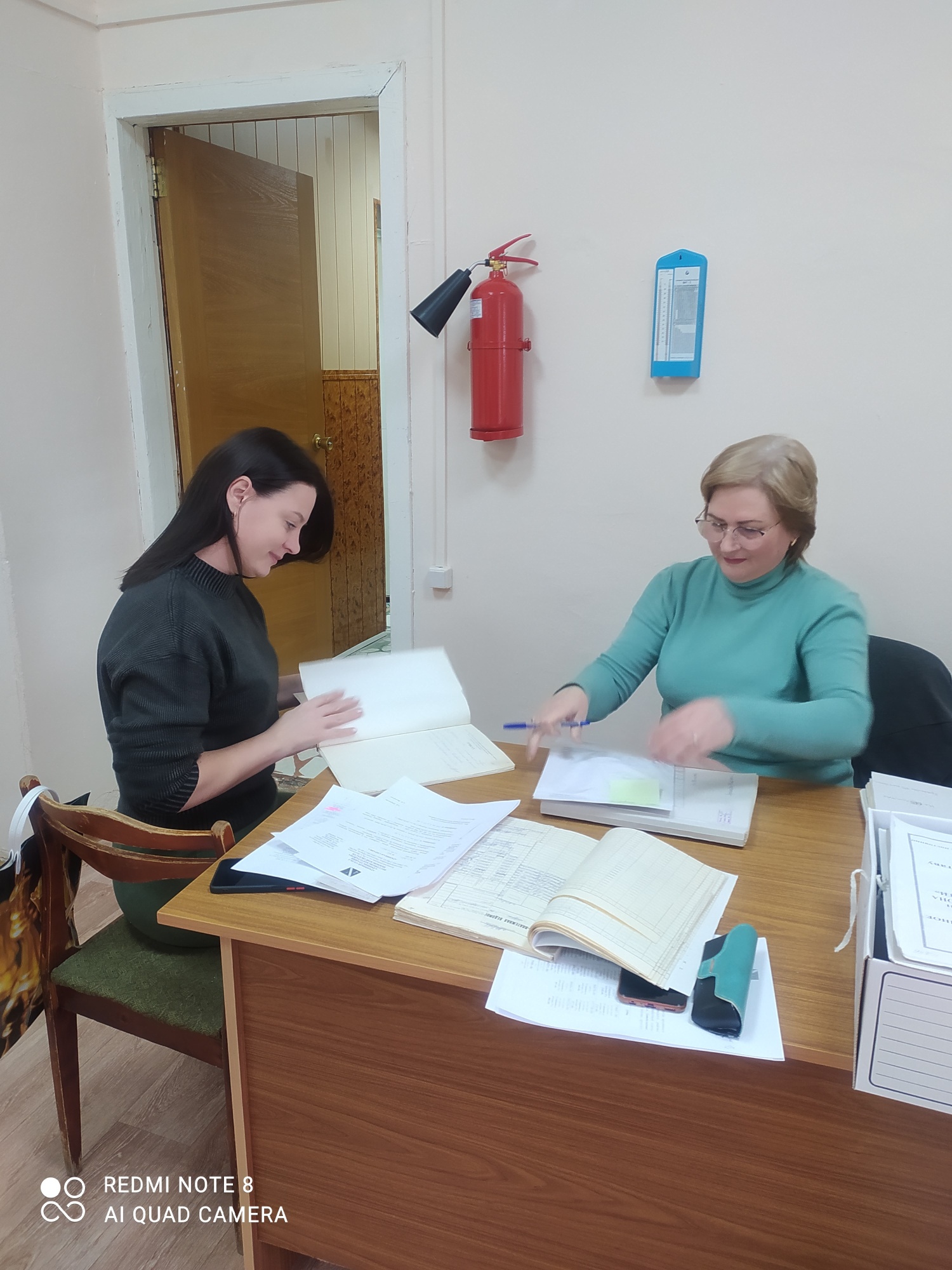          Специалисты Клиентской службы в Бессоновском районе ОСФР по Пензенской области  провели проверку-уточнение по выданным архивом справкам для начисления пенсии 