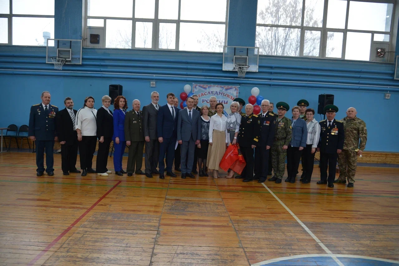 Торжественное закрытие и награждение по итогам городской военно-патриотической игры «Наследники России» памяти подполковника Пузакова Бориса Ивановича Торжественное закрытие и награждение по итогам городской военно-патриотической игры «Наследники России» памяти подполковника Пузакова Бориса Ивановича