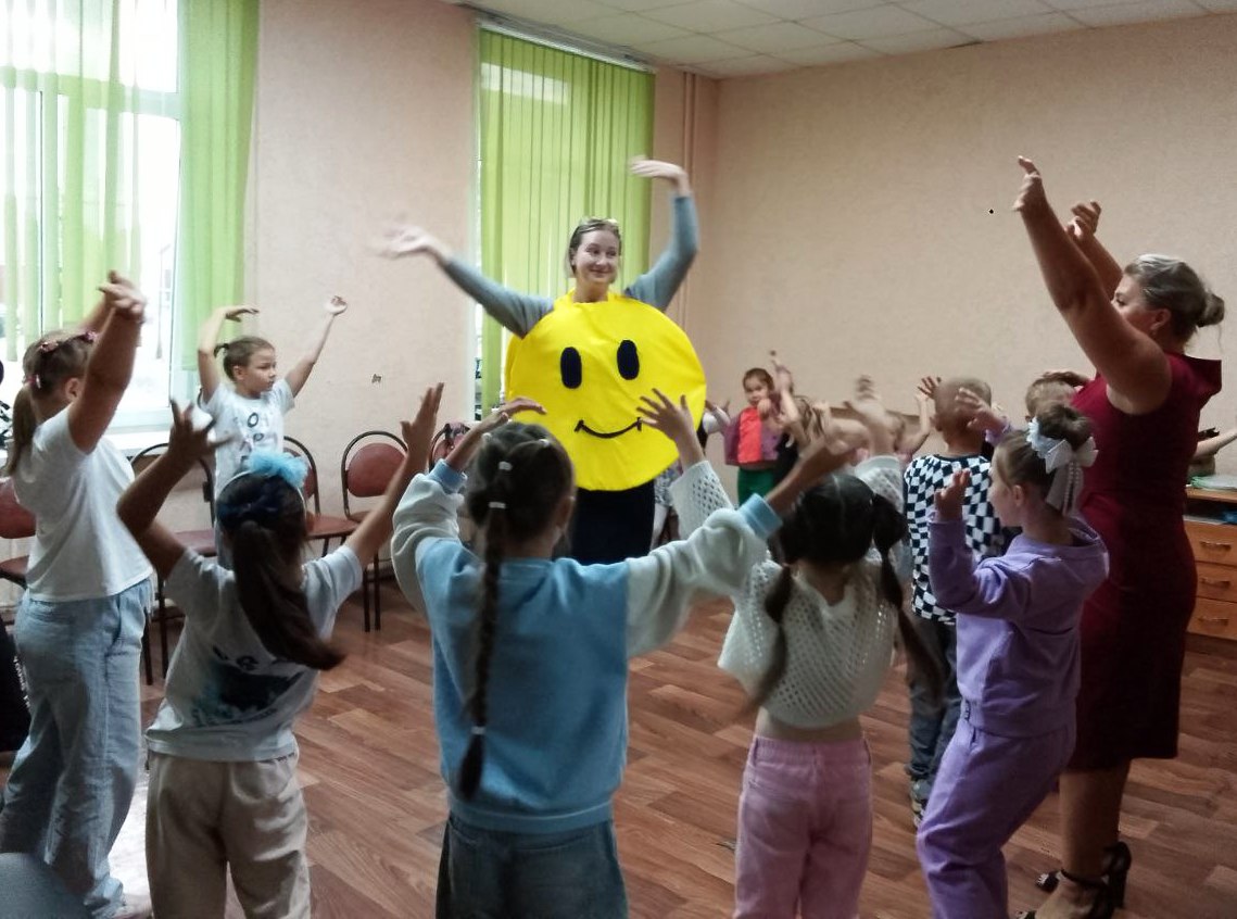 Игровая программа «В гостях у Смайлика»