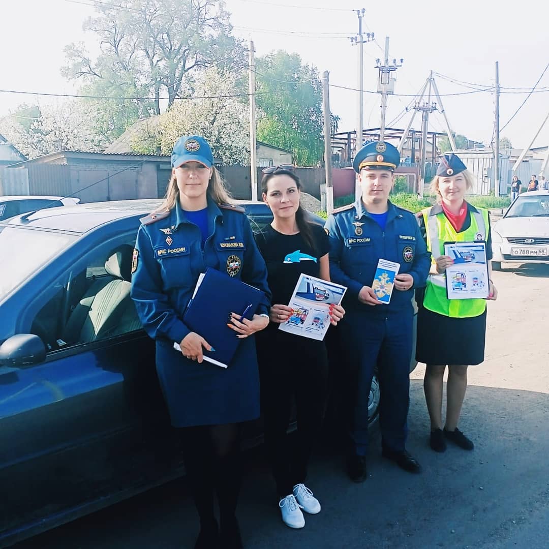 Сотрудники ГИБДД и МЧС провели акцию «Уступи дорогу помощи!»