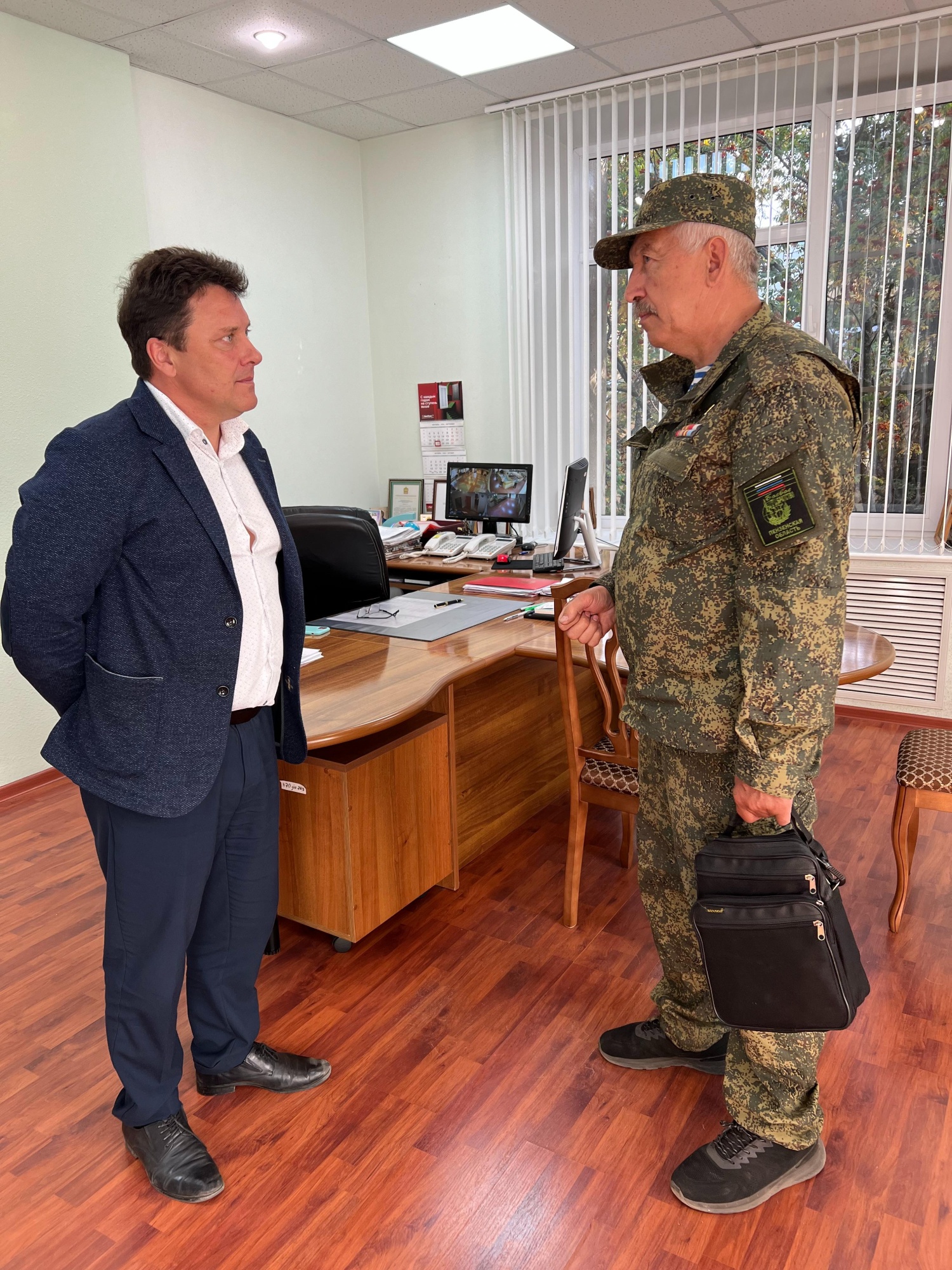 Состоялась встреча главы Бессоновского района Александра Воронкова и ветерана Афганской войны Андрея Тычкова