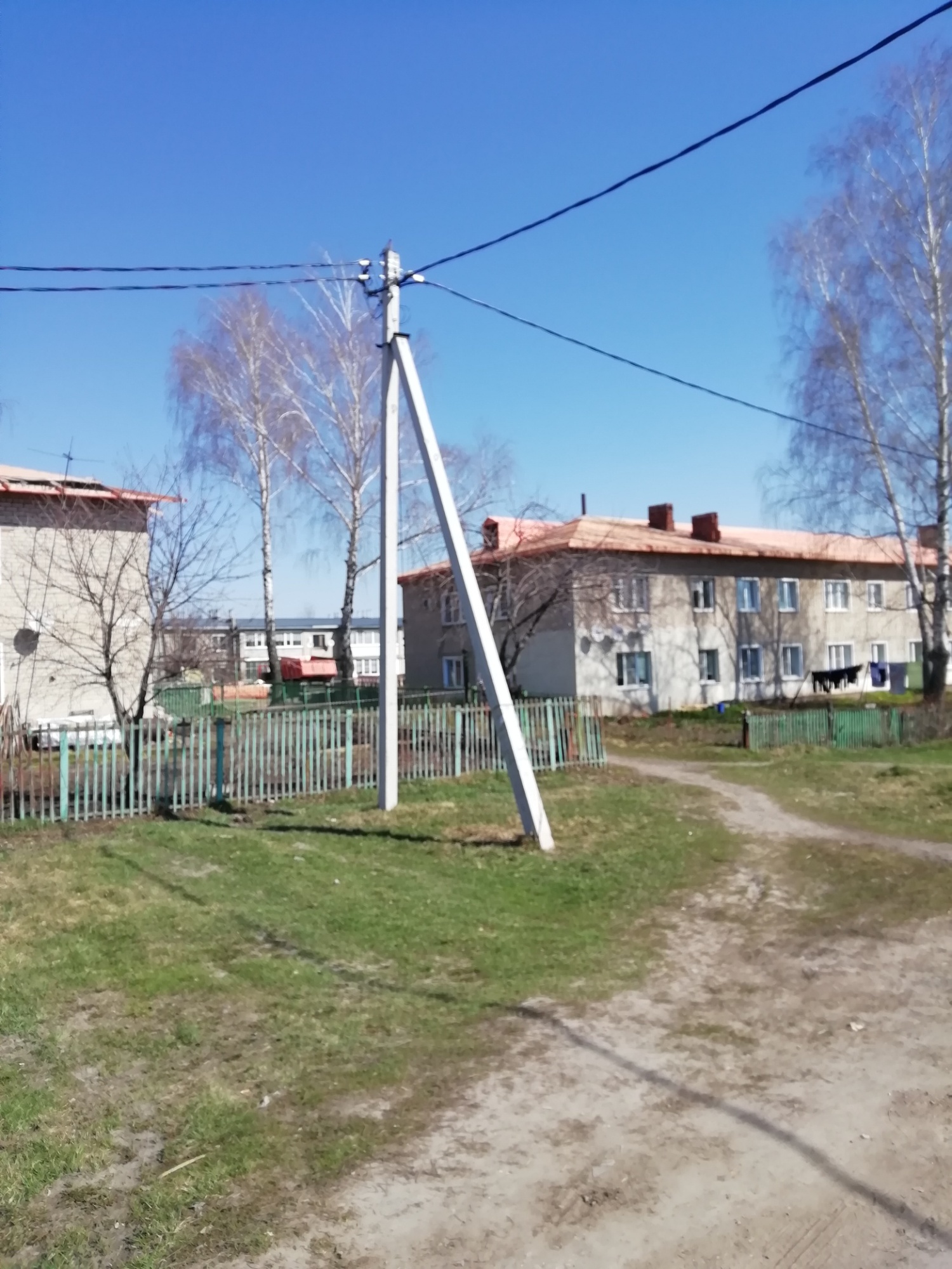 В селе Грабово ведутся работы по капитальному ремонту кровли многоквартирных жилых домов