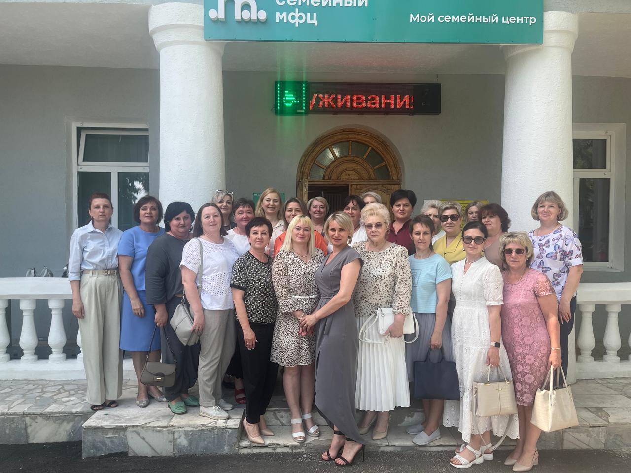 Участие делегации Бессоновского района в областном форуме по демографии Участие делегации Бессоновского района в областном форуме по демографии