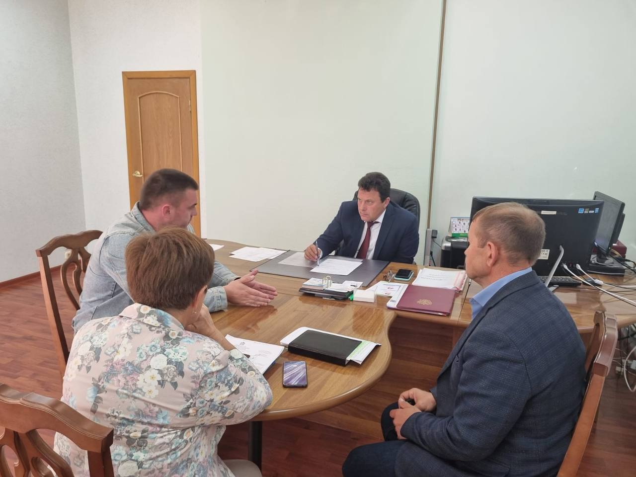 Глава Бессоновского района провёл приём граждан Глава Бессоновского района провёл приём граждан