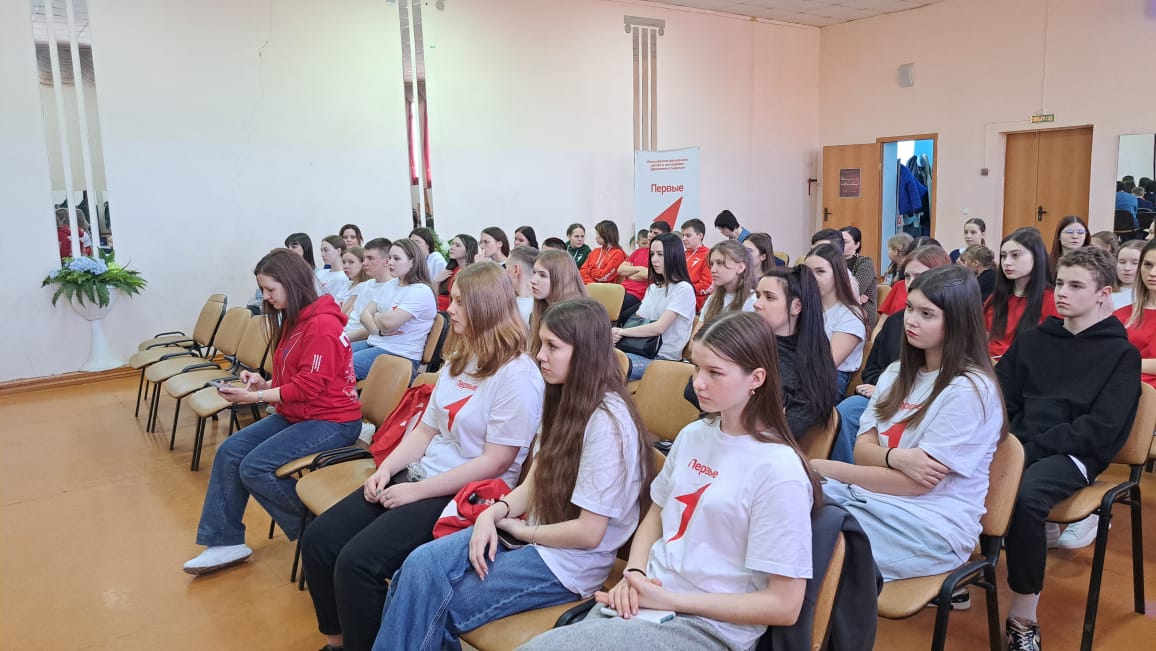 «Классная встреча» с делегатом Всемирного фестиваля молодежи прошла в Центре детского творчества 