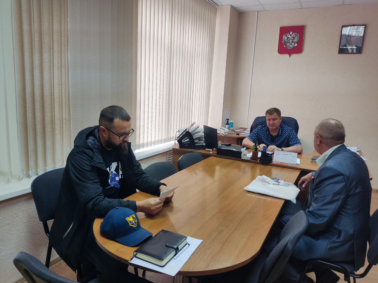 Первый заместитель главы администрации Бессоновского района Александр Карагодин провёл личный приём граждан