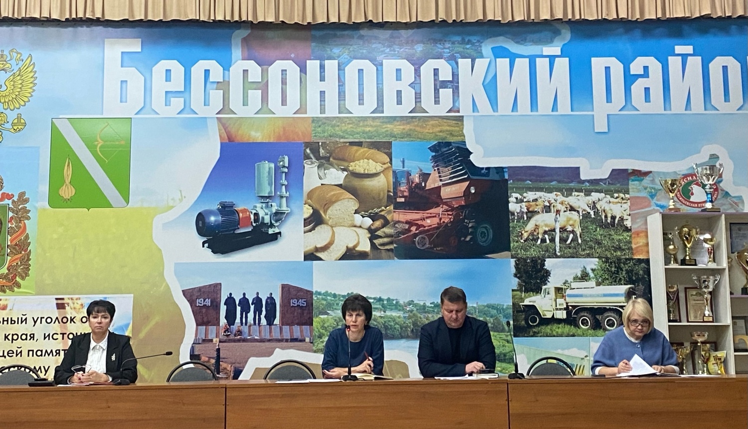 Состоялась большая планерка под руководством исполняющего полномочия главы Бессоновского района Натальи Шалдаевой
