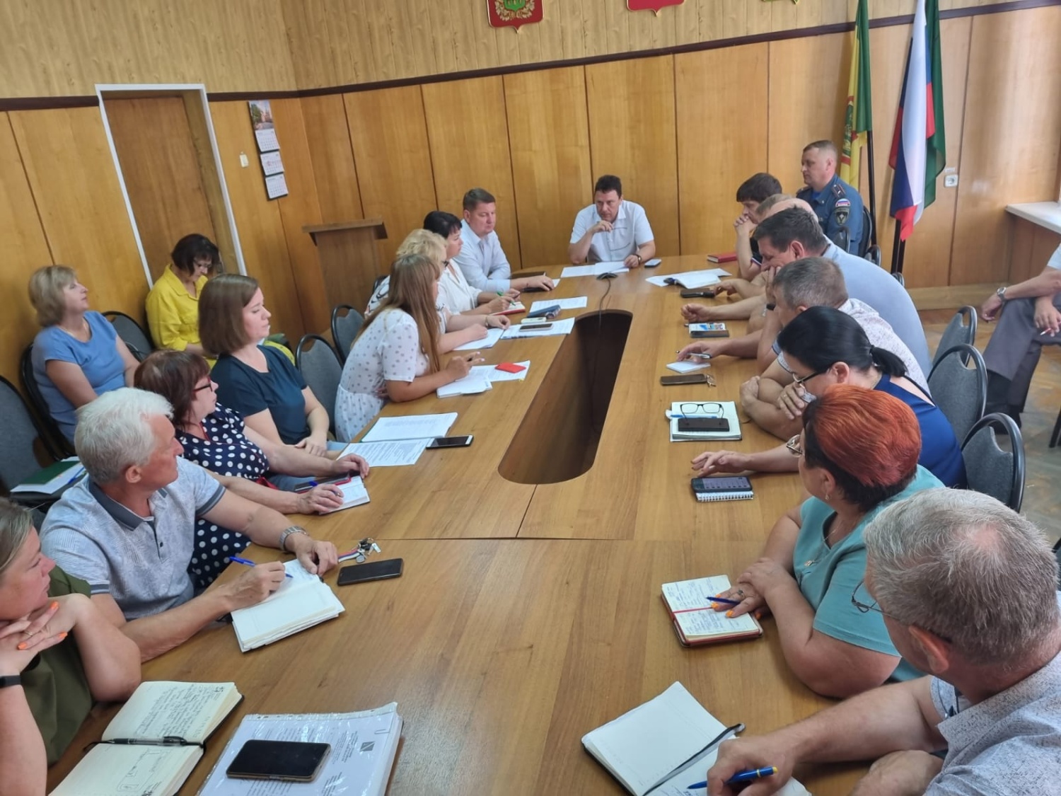 Состоялась планерка администрации района под руководством главы администрации Воронкова А.Г. 