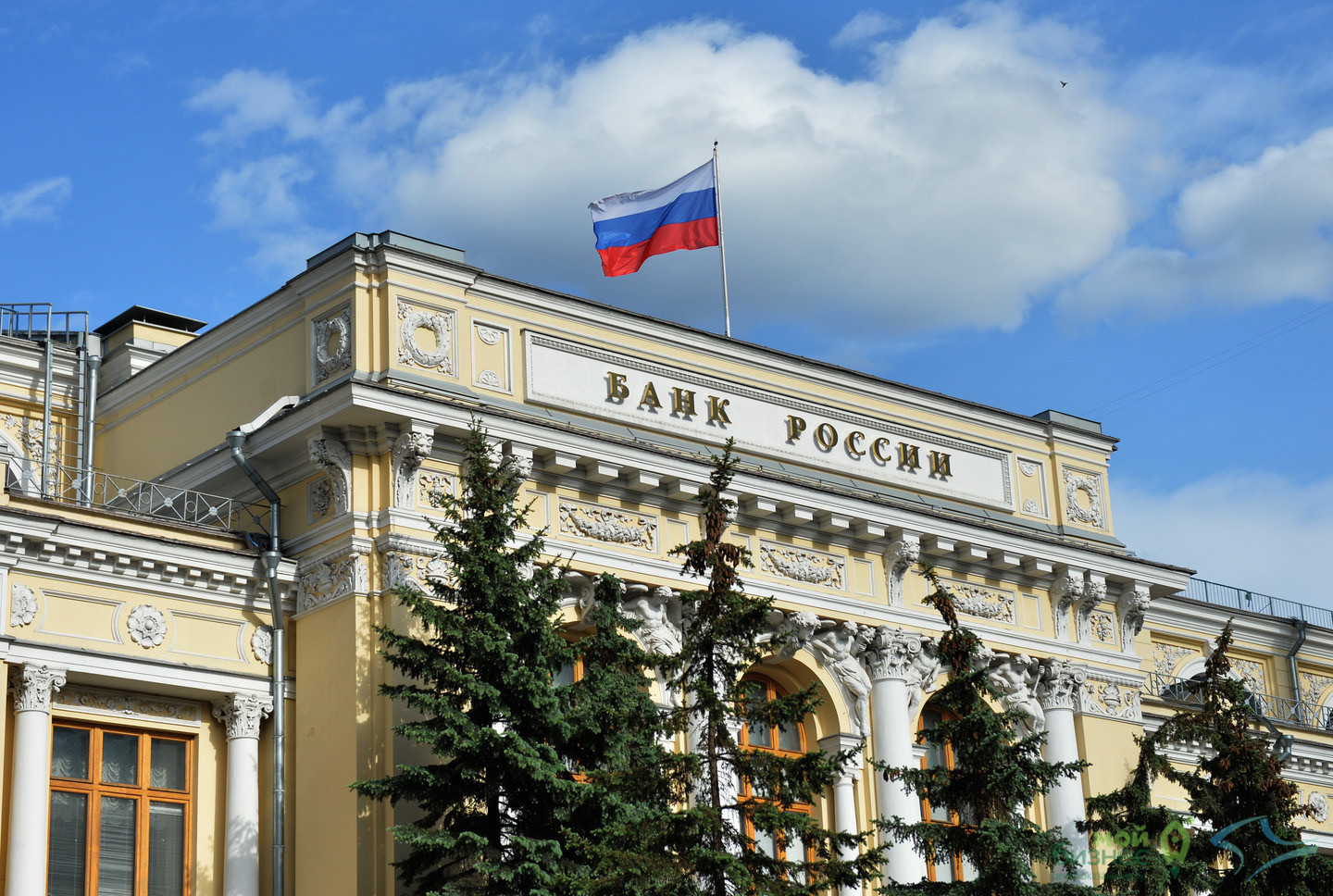 Центробанк России снизил ключевую ставку до 14,5% годовых