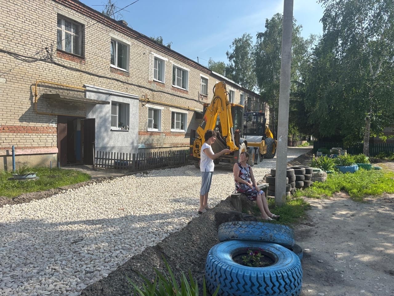 Глава Бессоновского района Наталья Шалдаева проконтролировала ход работ по благоустройству дворовых проездов многоквартирных домов на ул. Сурская с. Бессоновка