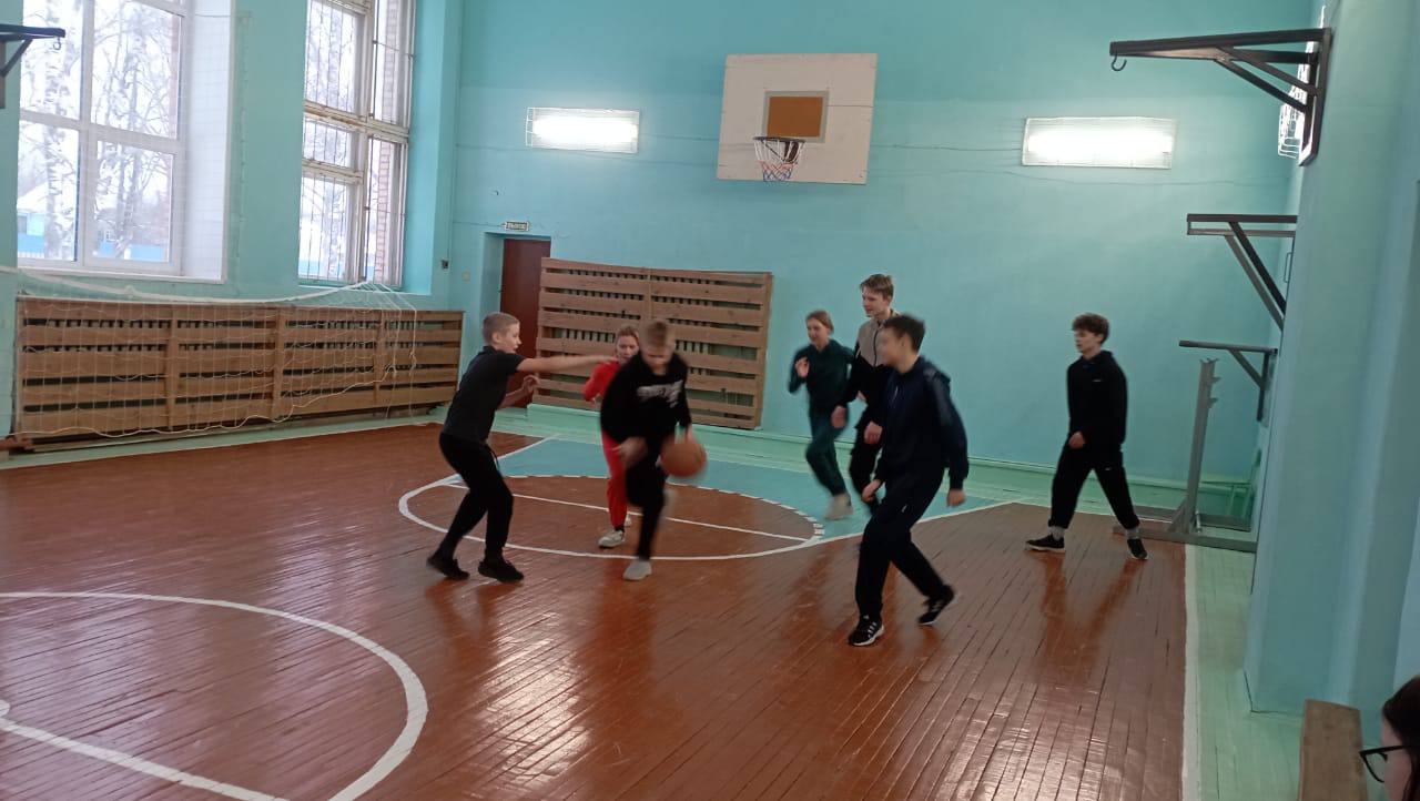 Соревнования среди учащихся по баскетболу и настольному теннису в школе с. Пазелки Соревнования среди учащихся по баскетболу и настольному теннису в школе с. Пазелки