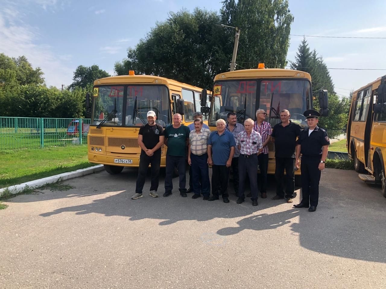 Проведён плановый контроль автотранспорта, предназначенного для перевозки детей перед началом 2025-2026 учебного года