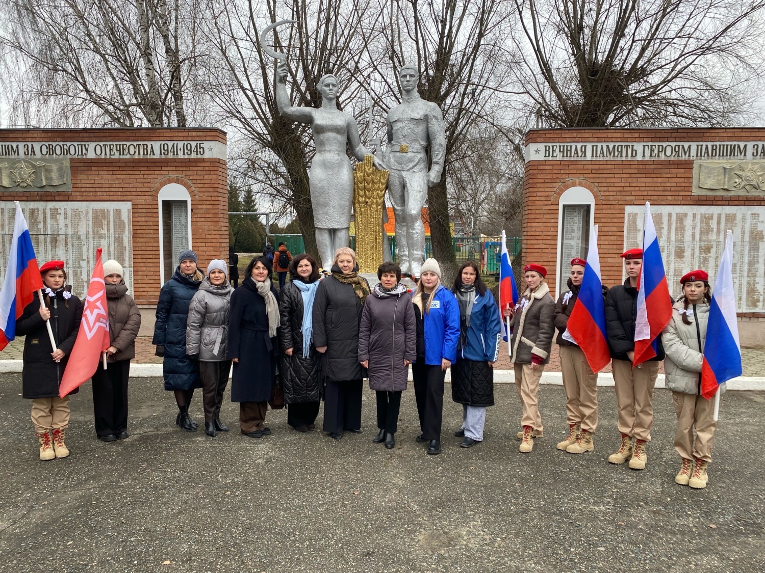 В селе Бессоновка состоялось торжественное мероприятие, посвящённое Дню Героев Отечества 
