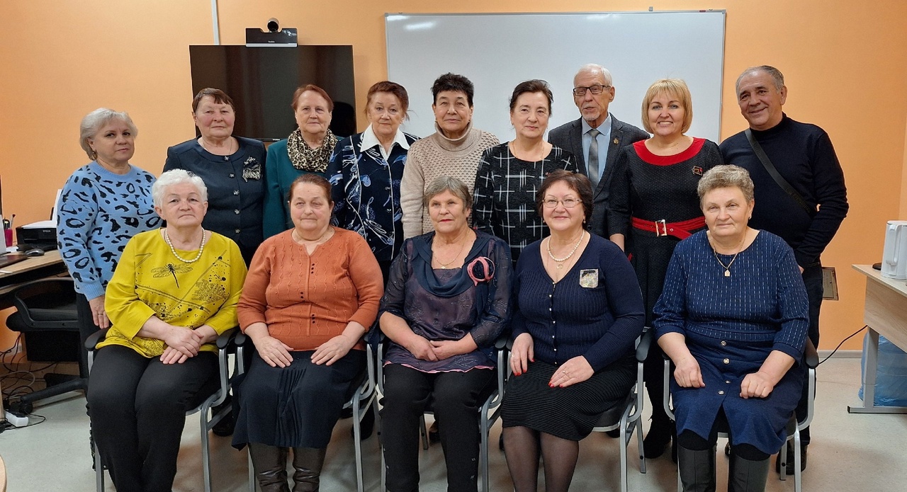 В МАОУ СОШ имени С.Е.Кузнецова с. Чемодановка состоялась встреча с ветеранами педагогического труда В МАОУ СОШ имени С.Е.Кузнецова с. Чемодановка состоялась встреча с ветеранами педагогического труда