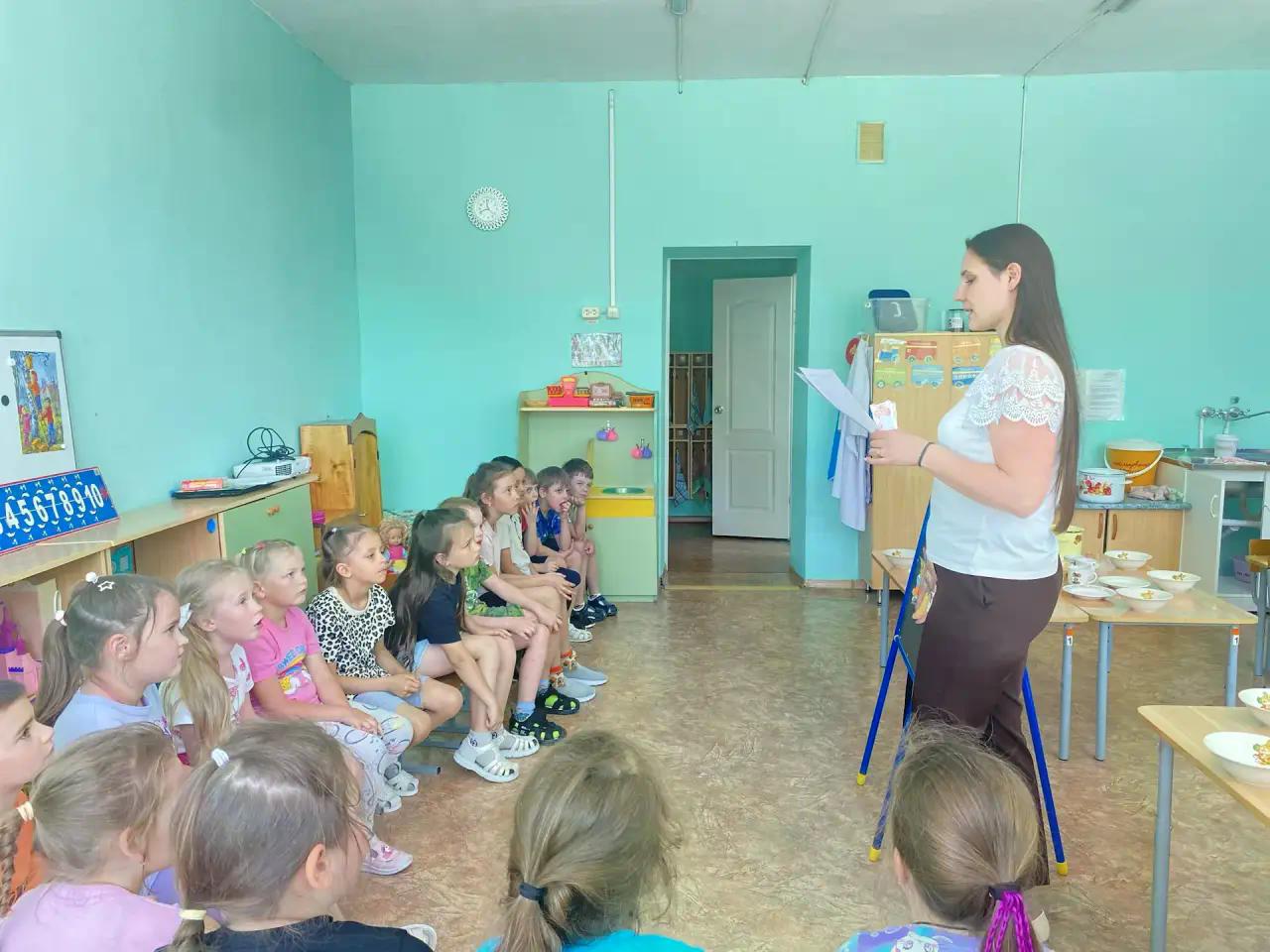 Знакомство будущим учителем : увлекательное путешествие в мир знаний!