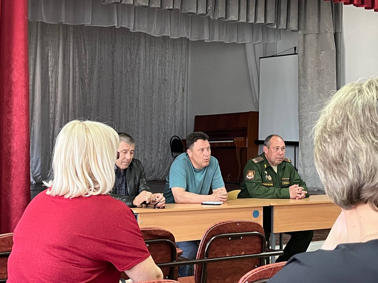 Александр Воронков принял участие во встрече с населением  с. Сосновка