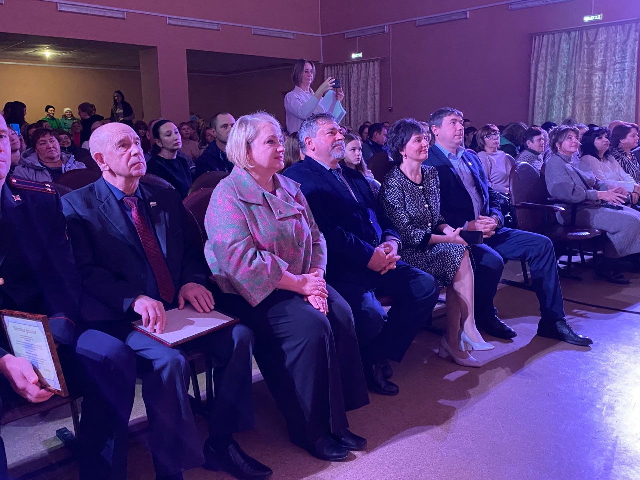 В районном Доме культуры состоялось торжественное мероприятие, посвященное Дню народного единства