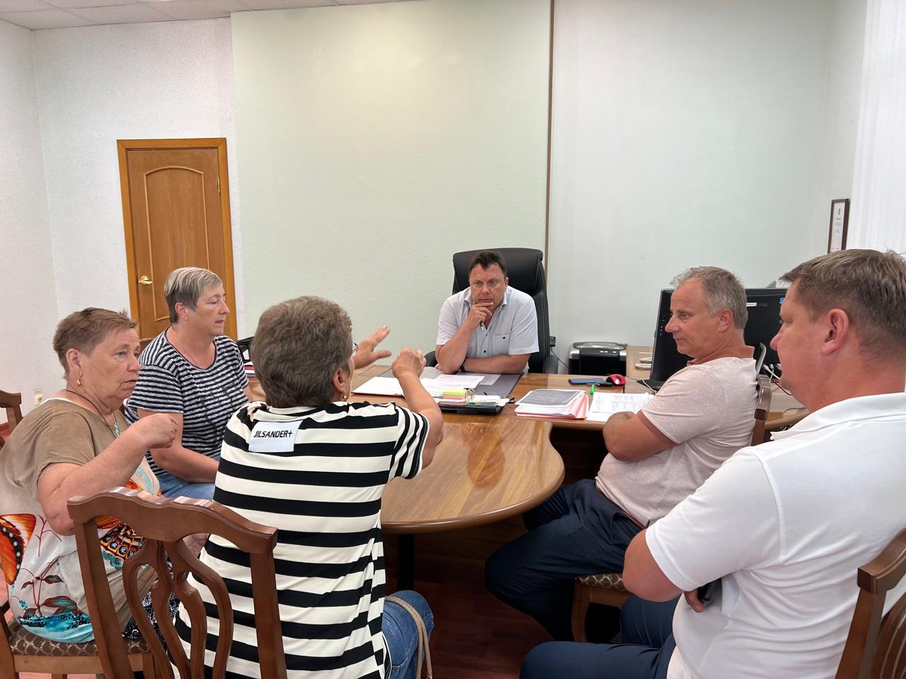Глава Бессоновского района провёл личный приём граждан Глава Бессоновского района провёл личный приём граждан