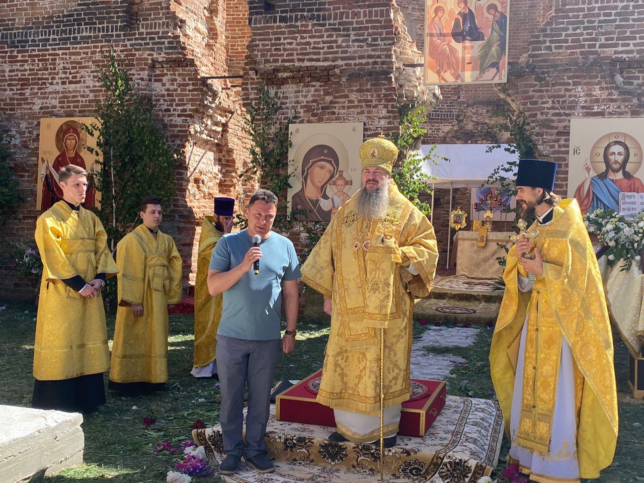 Богослужение в Троицкой церкви с. Вазерки