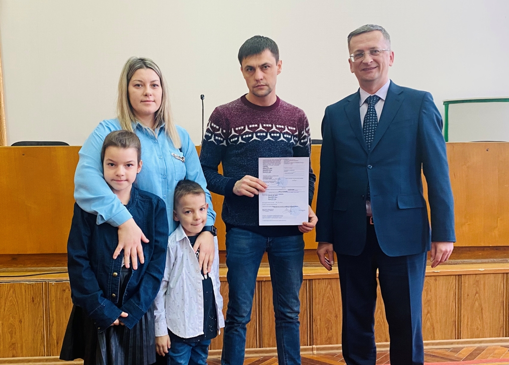 4 семьи Бессоновского района улучшат свои жилищные условия