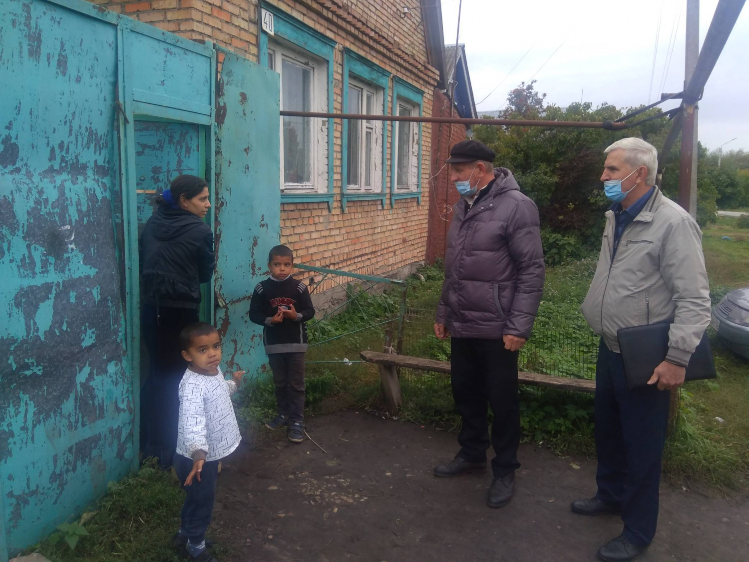 Состоялся рейд, направленный на выявление нарушений требований к содержанию нежилых зданий, сооружений и объектов, не являющихся объектами капитального строительства в селе Вазерки